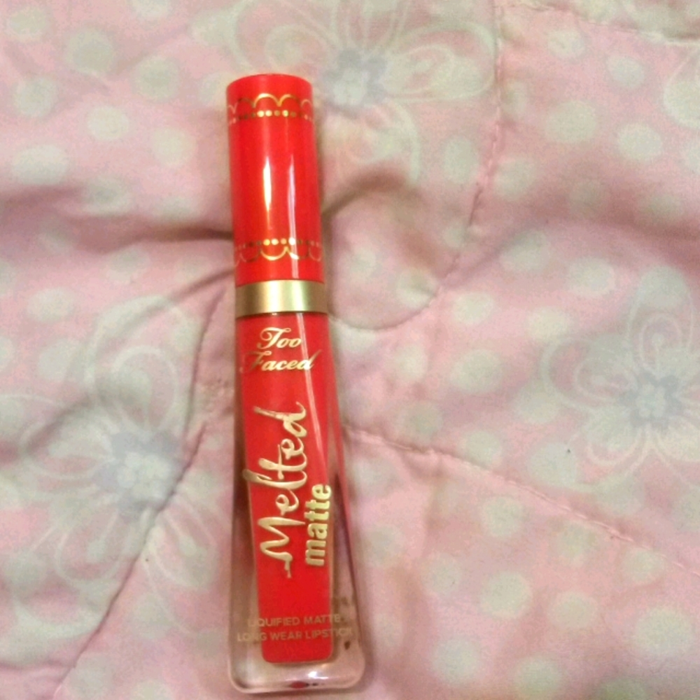 Liquid lipstick